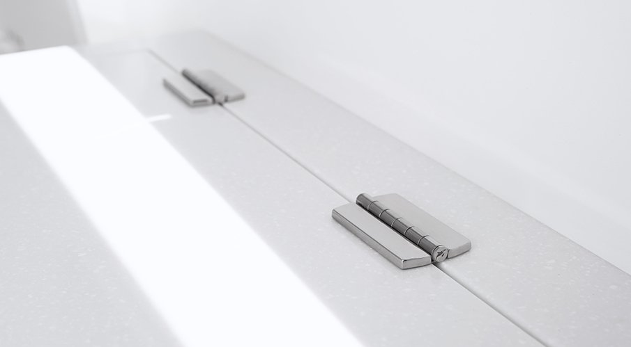 COVERED SEAM FRICTION HINGE