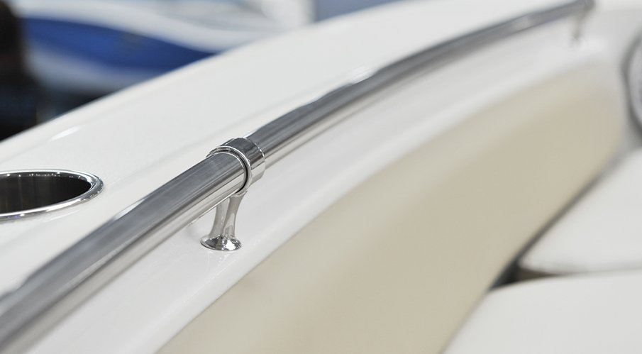 HANDRAIL FITTING 1" - CENTER